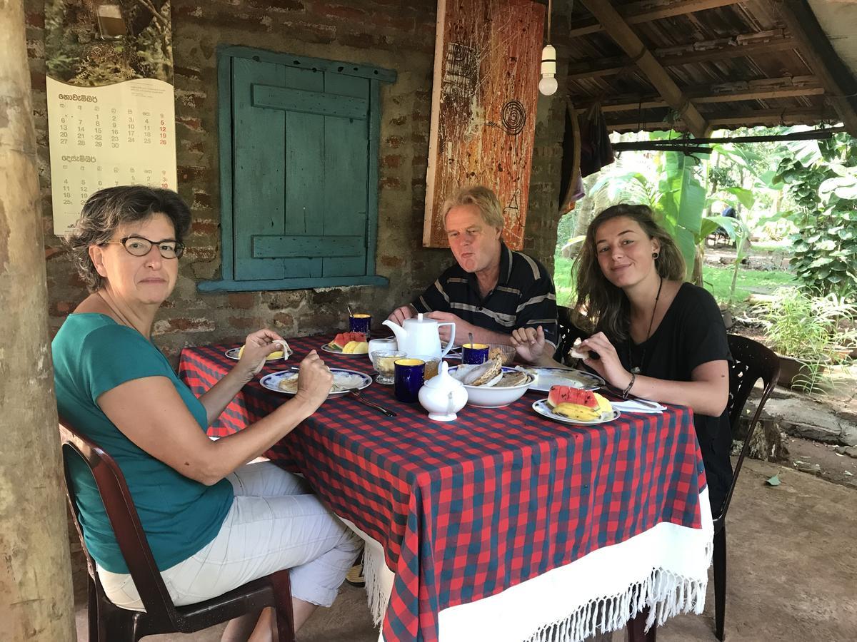 Kataragama Homestay エクステリア 写真